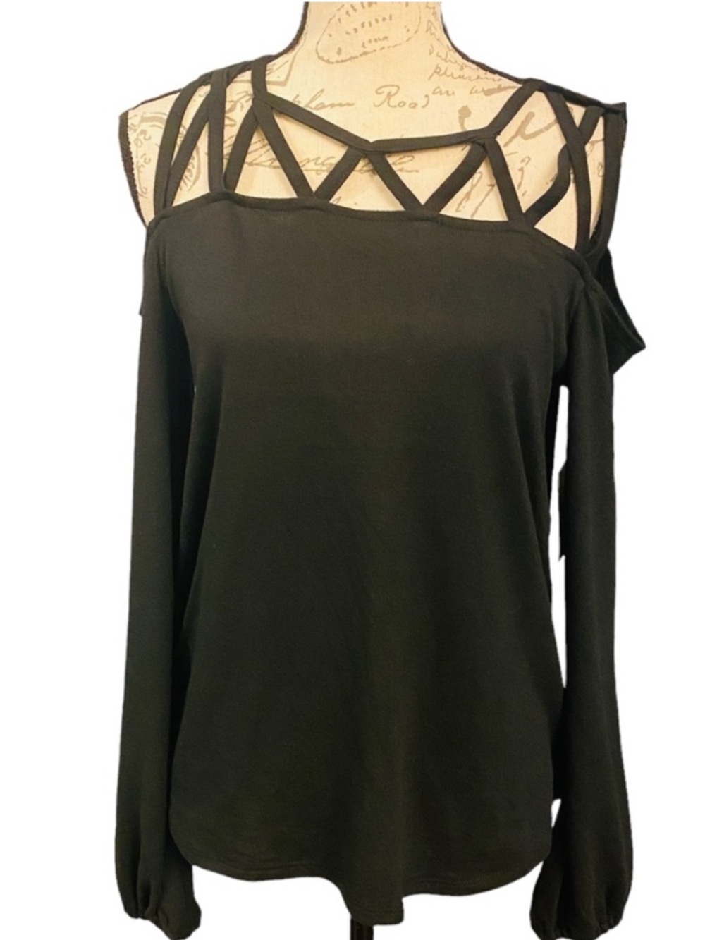 Retrology women’s long sleeve large black top nwt